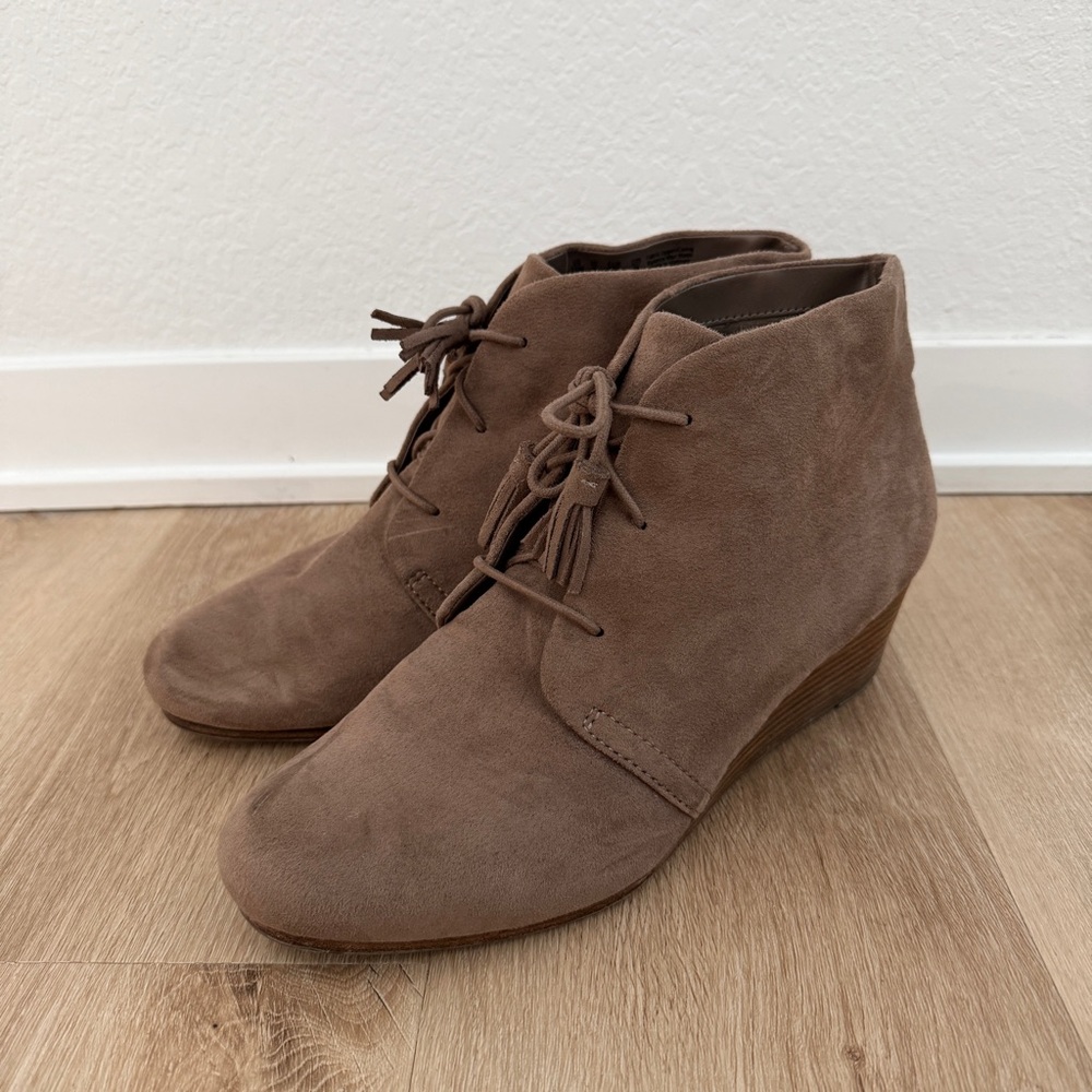 Dr. Scholl’s Dakota Be Energized Brown Suede Ankle Booties, Size 11